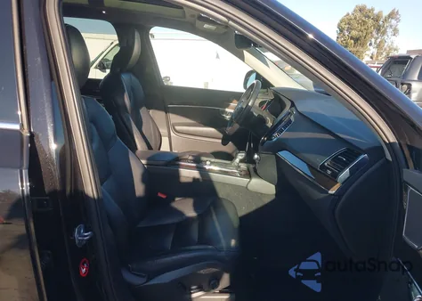 2016 Volvo Xc90 T6 Momentum z USA, uszkodzony, nr VIN YV4A22PK1G1028781